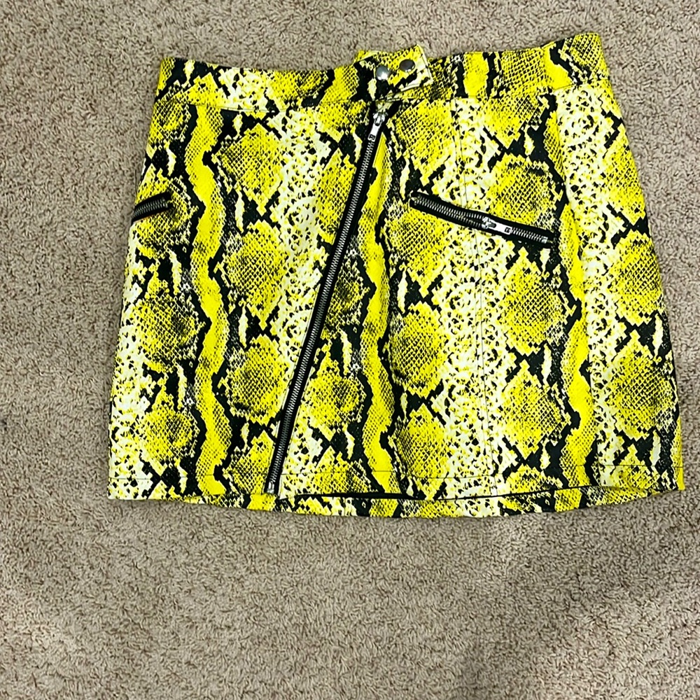 Yellow cheeta print skirt